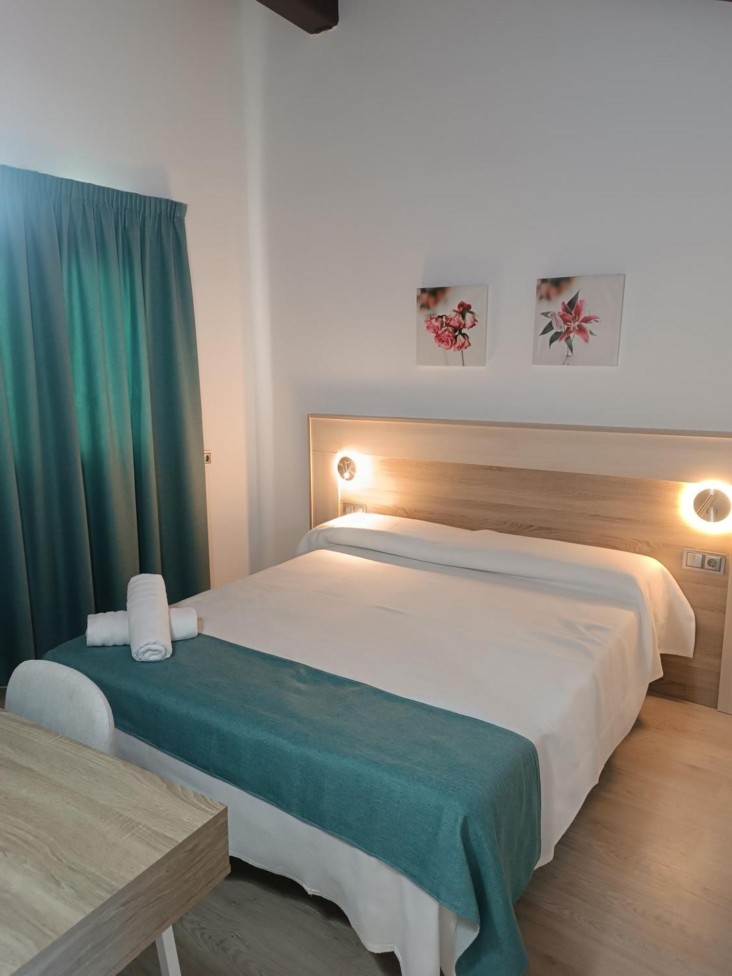 Apartamentos Turisticos Avila Puerta De La Santa 2-1 מראה חיצוני תמונה